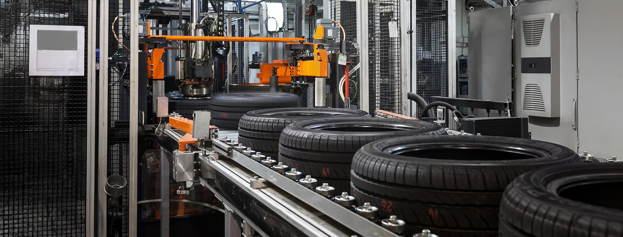 Air knife system for tire tread drying