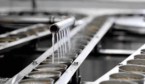 Air knife can drying system for tuna cans